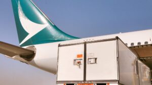 El tráfico de carga de Cathay Pacific se contrae un 25% en octubre