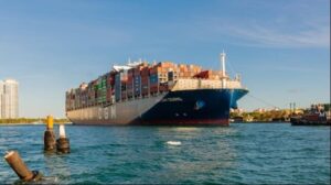 El portacontenedores CMA CGM establece un récord como el más grande de Miami hasta la fecha