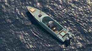 Nueva advertencia de seguridad debido al abandono y deriva del granelero griego en el Mar Rojo