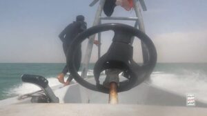 Buque de carga se topa con un enjambre de barcos no tripulados en la costa de Yemen