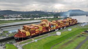 El portacontenedores MSC establece un nuevo récord en capacidad de carga en el Canal de Panamá