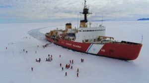 USCG Cutter Polar Star sale de la Antártida Marcando 49 años de operaciones